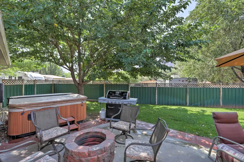 'Red Rock Rambler' Moab Home w/ Hot Tub & Views! - Image 1