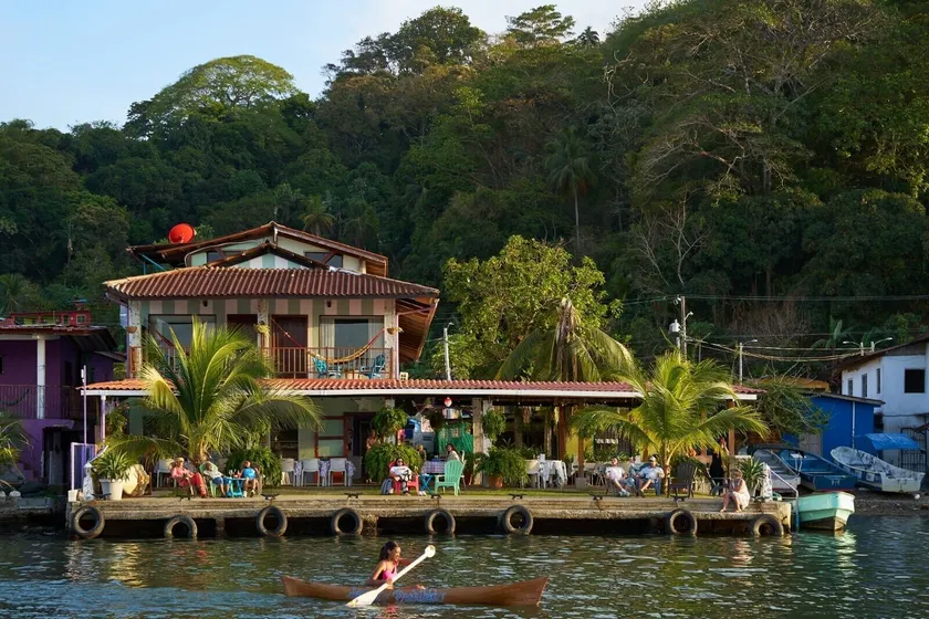 Casa Congo & Casa Rayo Verde - Restaurante - Galeria de arte - Image 1