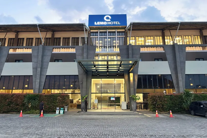 Lemo Hotel Serpong - Image 1