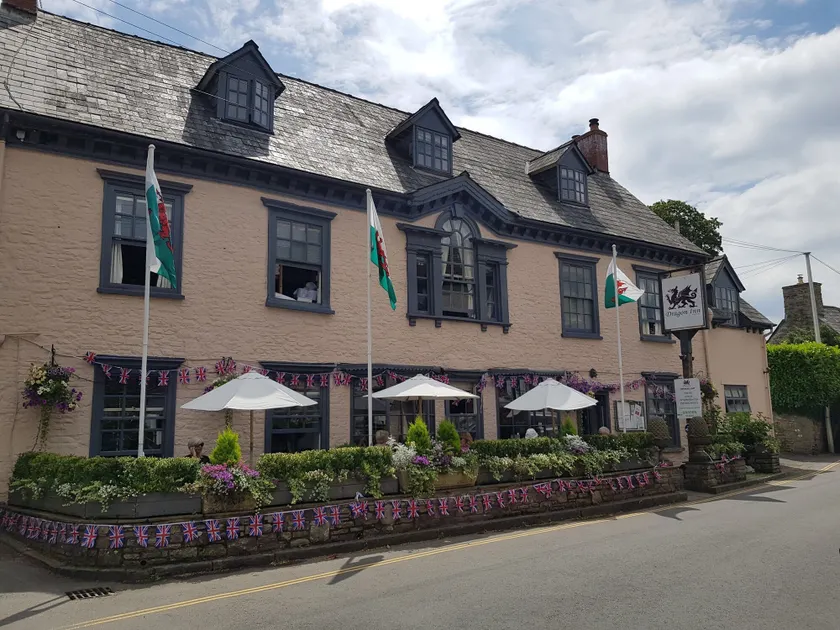 Dragon Inn - Image 1