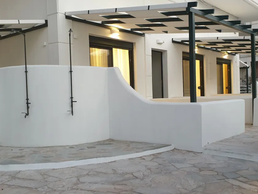 Eantos Studios and Suites - Image 1