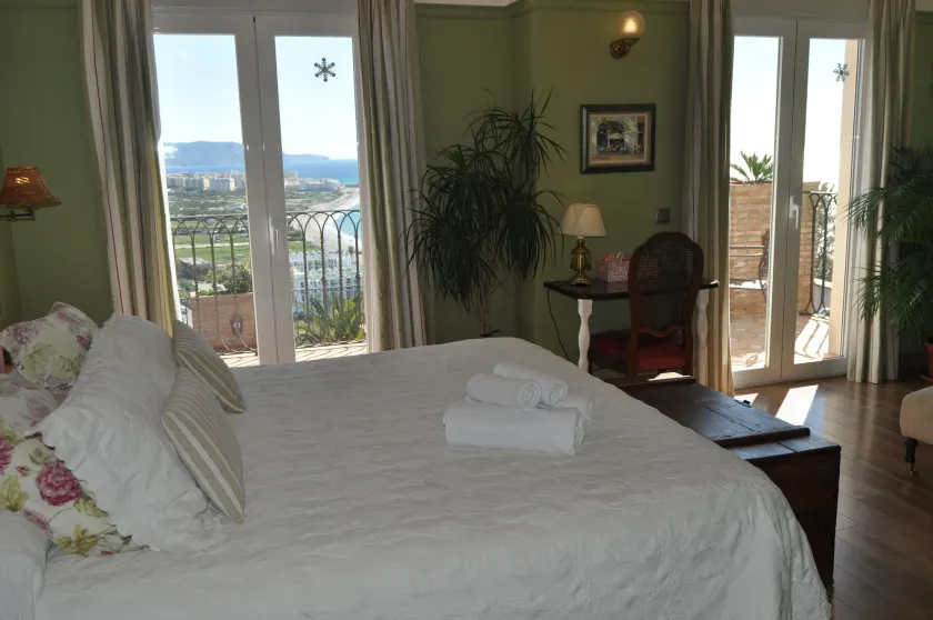Welcome Inn Nerja guest house Luxury Bed & Breakfast - Image 1