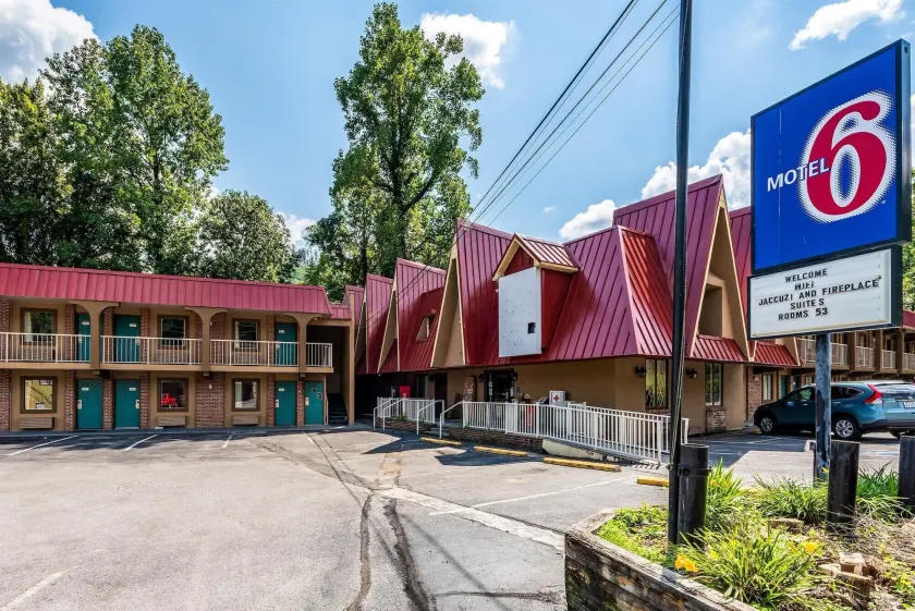 Motel 6-Gatlinburg, TN - Smoky Mountains - Image 1
