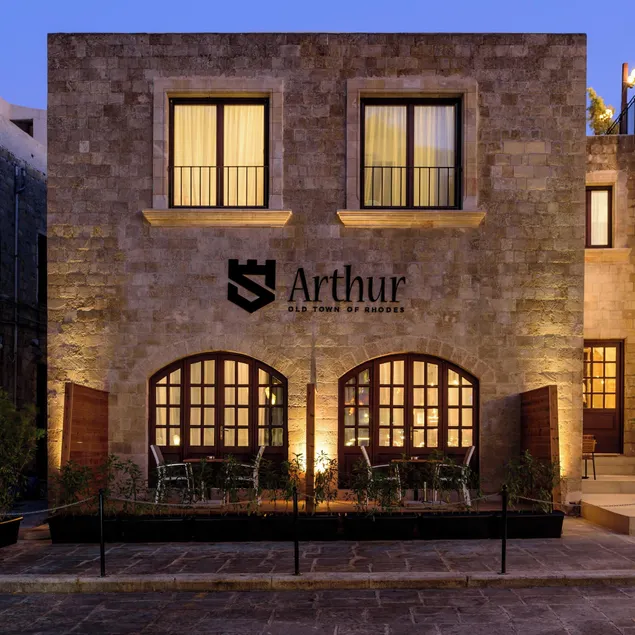 Arthur Suites in Old Town - Image 1