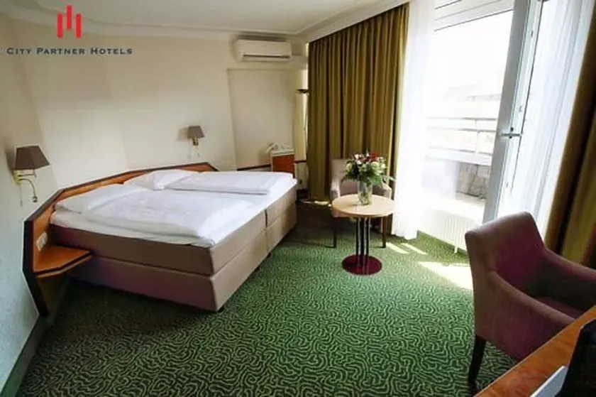 Hotel Senator Hamburg - Image 1