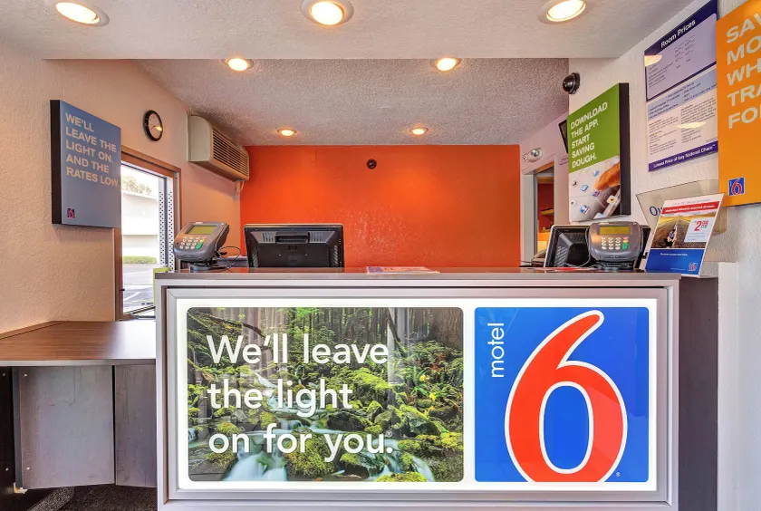 Motel 6 Santa Rosa South California - Hall