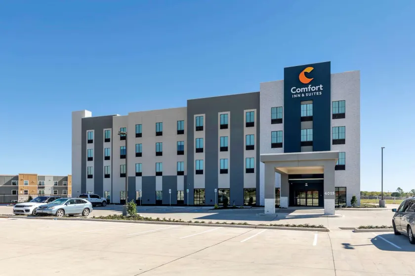 Comfort Inn & Suites Balch Springs - SE Dallas - Image 1