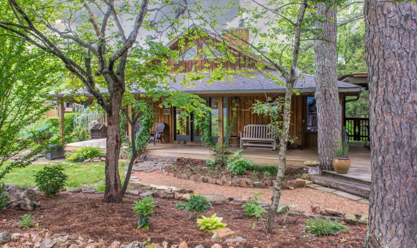 Eureka Sunset Cabins - Image 1