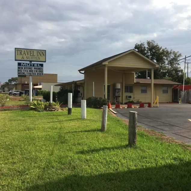 Travel Inn & Suites - Image 1