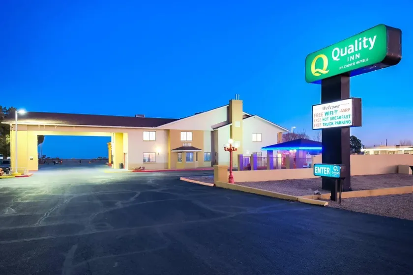 Quality Inn Holbrook near Petrified Forest - Image 1