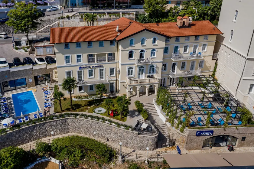 Hotel Domino - Image 1
