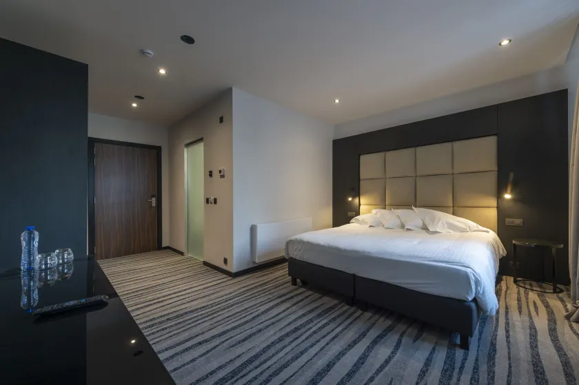 Hotel Monarc - Image 1