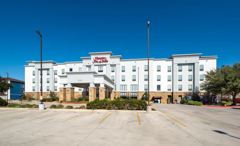 Hampton Inn & Suites New Braunfels - Image 1