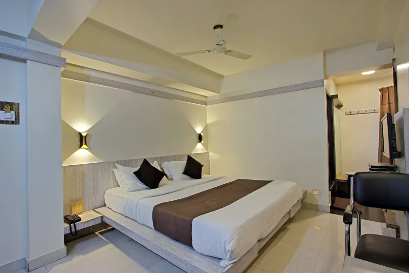 Mannars Residency - Image 1