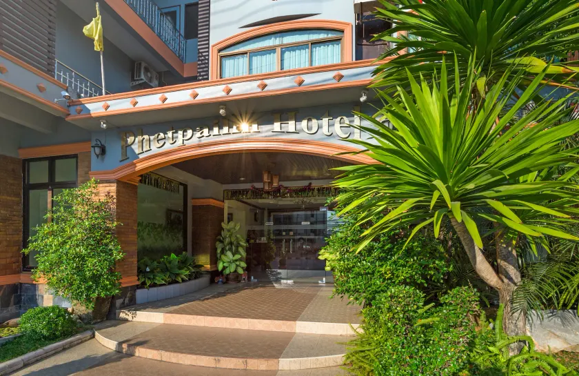 Krabi Phetpailin Hotel - Image 1