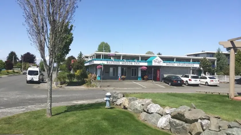 Bayside Motor Inn - Image 1