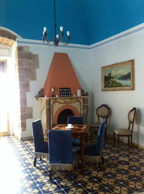 B&B Savarini - Image 1