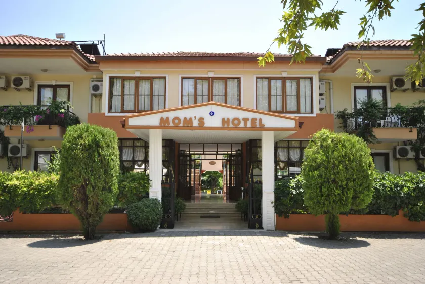MG Moms Hotel - Image 1