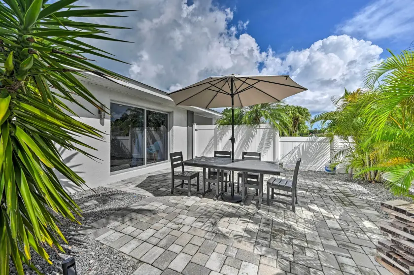 Remodeled Naples Getaway w/ Pool ~ 1 Mi to Beach! - Interiør