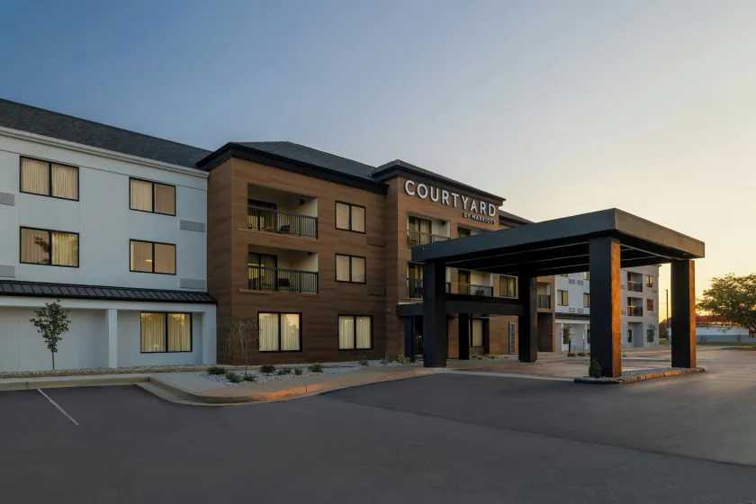 Courtyard by Marriott Kokomo - Image 1