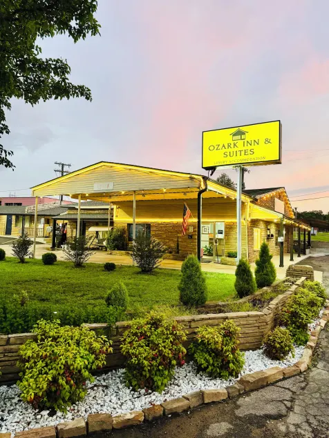 Ozark Inn & Suites - Image 1