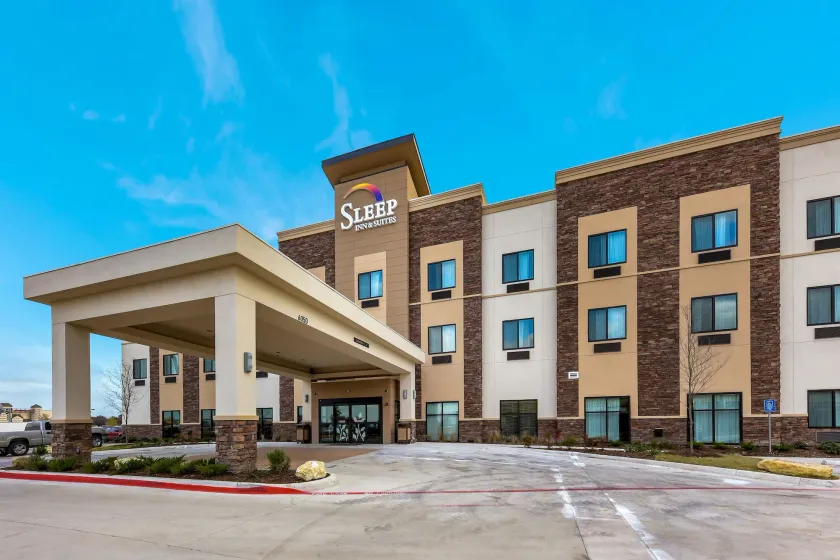 Sleep Inn & Suites Fort Worth - Fossil Creek - Image 1