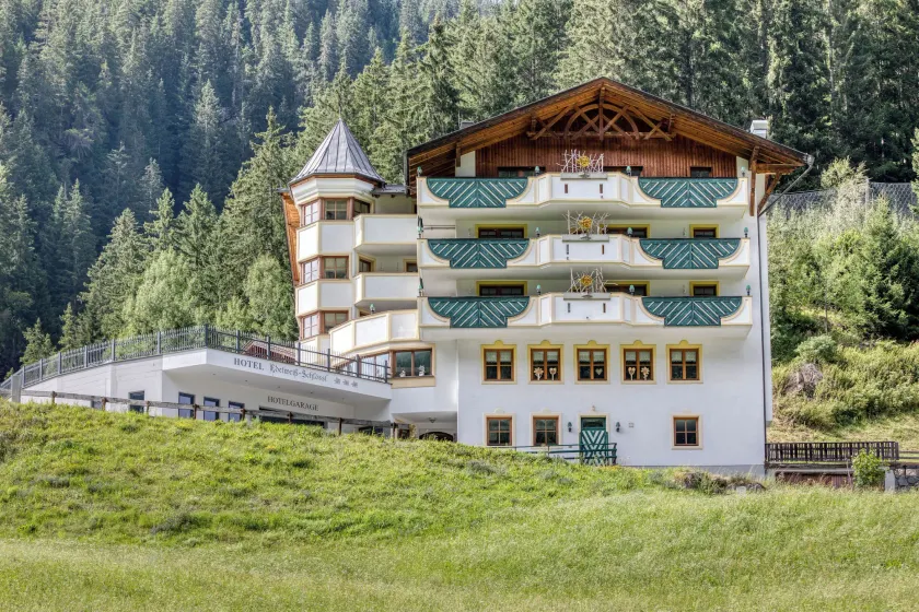 Hotel Edelweiß-Schlössl - Image 1