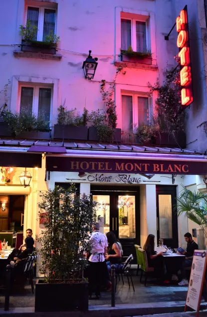 Hôtel Du Mont Blanc - Image 1