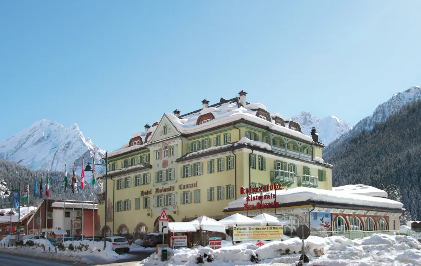Hotel Dolomiti Schloss - Image 1