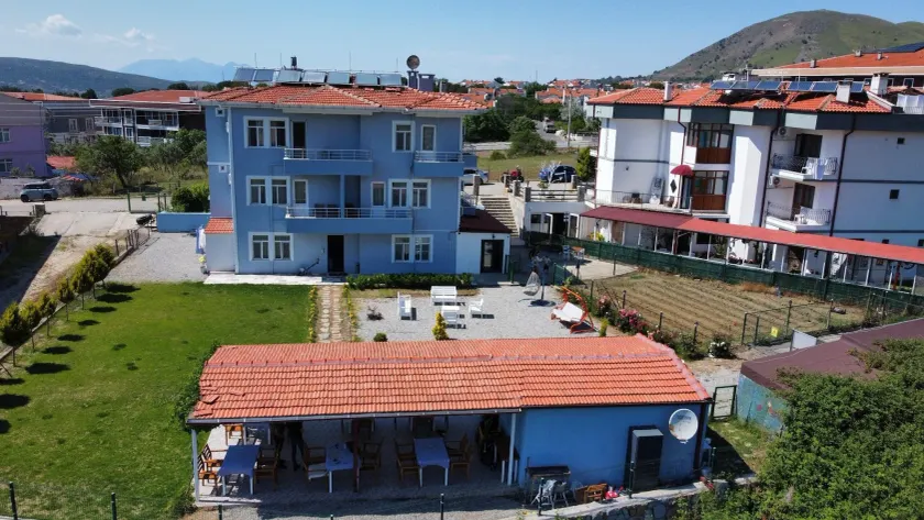 Parli Hotel - Image 1
