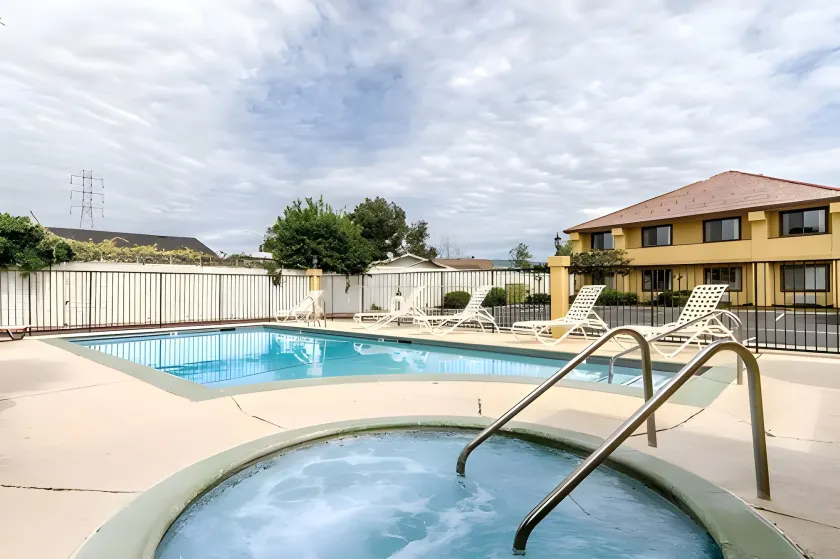 Quality Inn & Suites Gilroy - Image 1