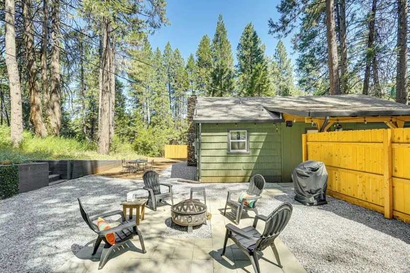 Walk to Winery: Cozy Cabin w/ Fire Pit in Murphys - Interiør