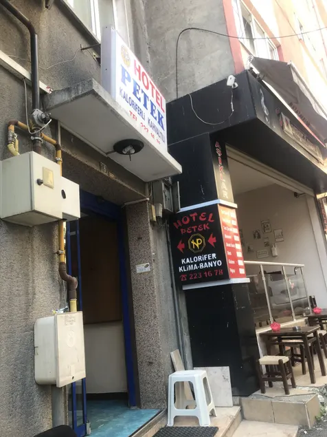 Petek Hotel - Image 1