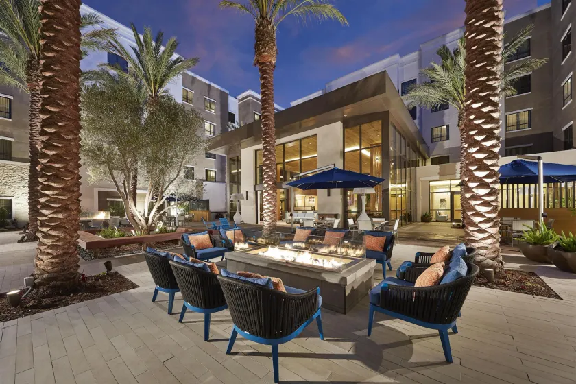 Homewood Suites by Hilton San Diego Hotel Circle/SeaWorld Area - Image 1