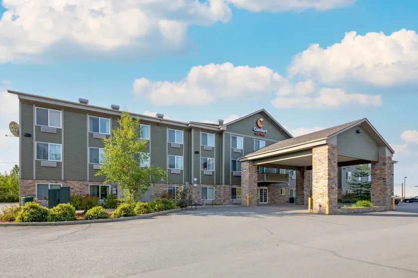 Comfort Suites Anchorage International Airport - Image 1