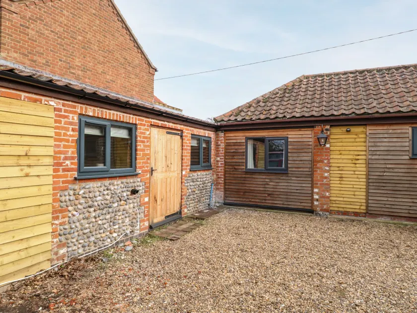Squirrel Lodge - Image 1