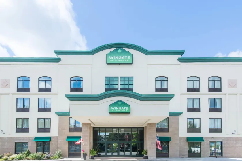 Wingate by Wyndham Niagara Falls - Image 1