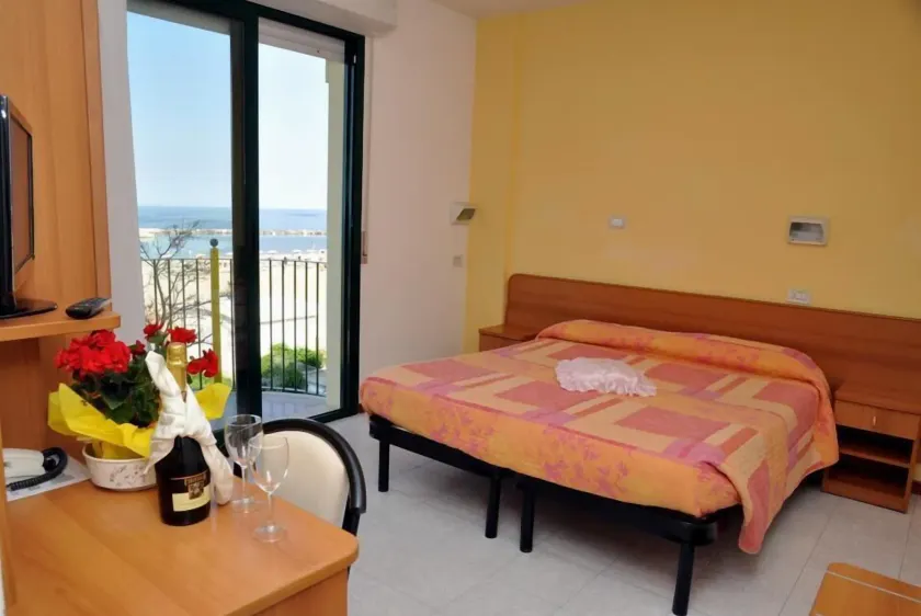 Hotel Emilia - Image 1