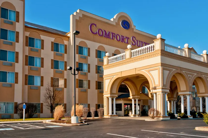 Comfort Suites University Area Notre Dame-South Bend - Image 1