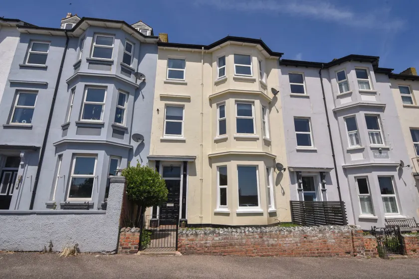 Flat 2, 10 Seafield Road - Image 1