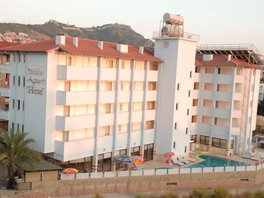Sailor Apart Hotel - Image 1