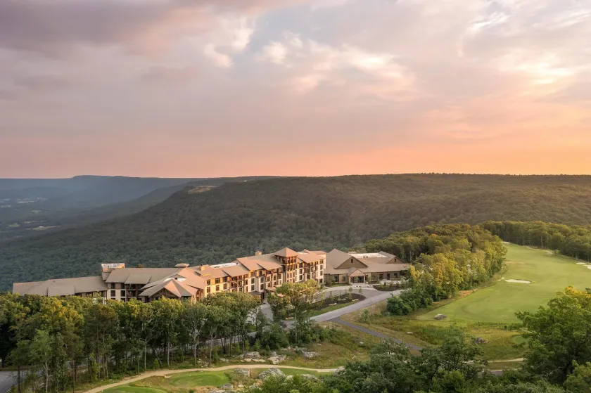 Cloudland at McLemore Resort Lookout Mountain, Curio by Hilton - Image 1