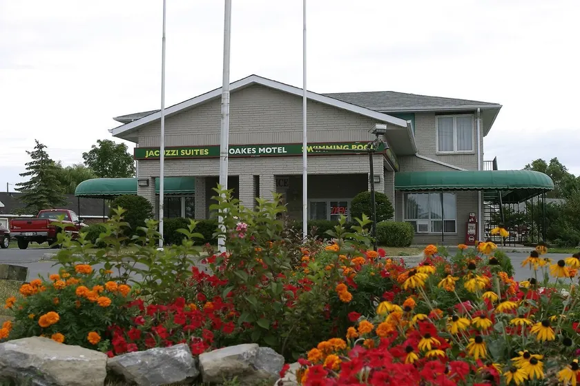 Seven Oakes Motel - Image 1