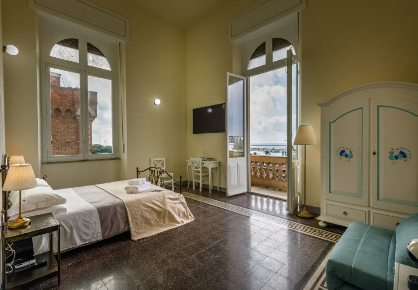 Onlyrooms IV - Sea View & Free Parking - Image 1