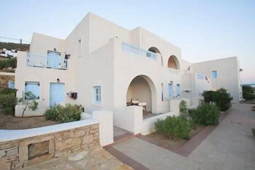 Pirgos Stelida Hotel - Image 1