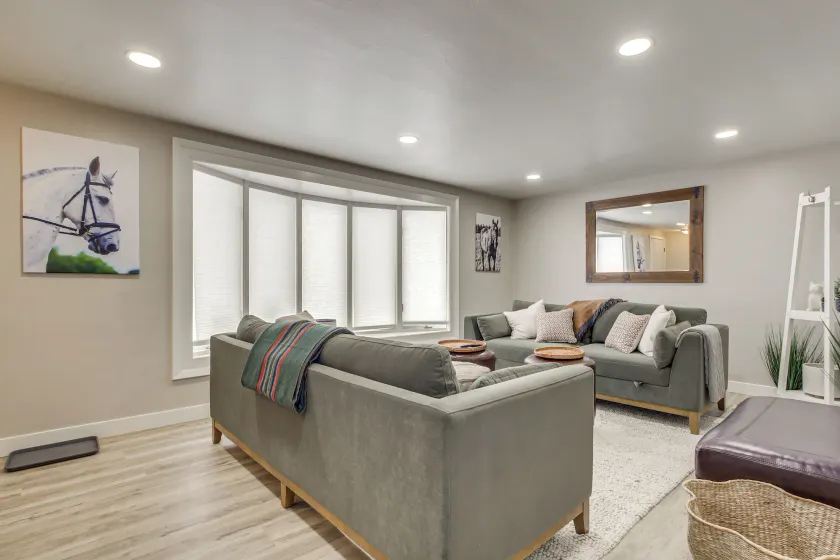 3 Blocks to Lambeau Field! Bright Home w/ Yard - Image 1