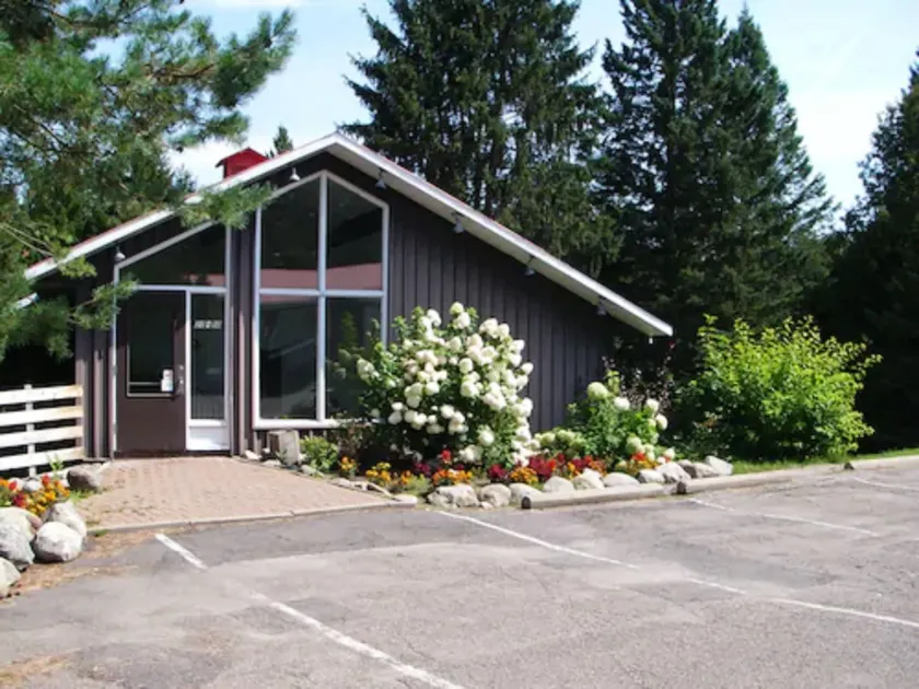 Auberge Mountain View Inn - Image 1