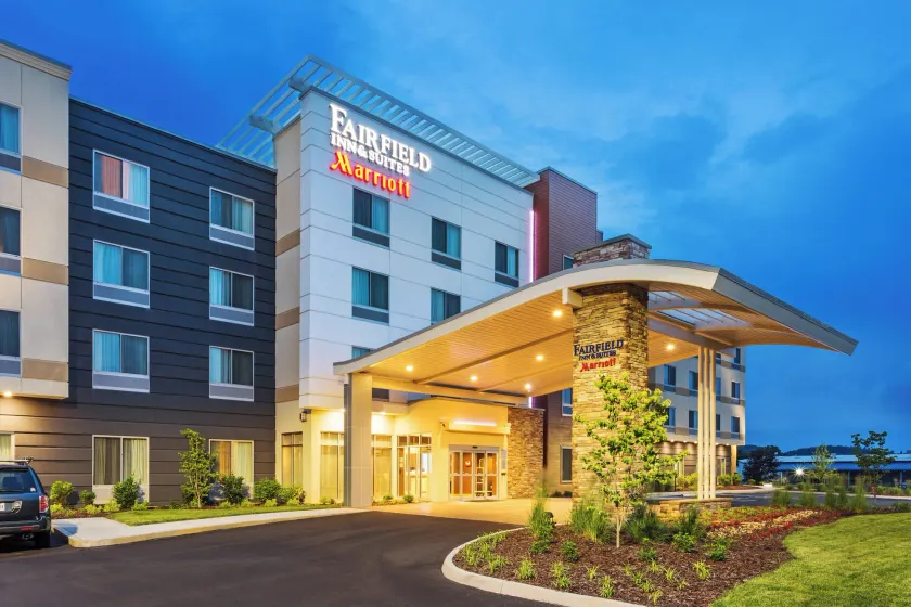 Fairfield Inn & Suites by Marriott Johnson City - Image 1