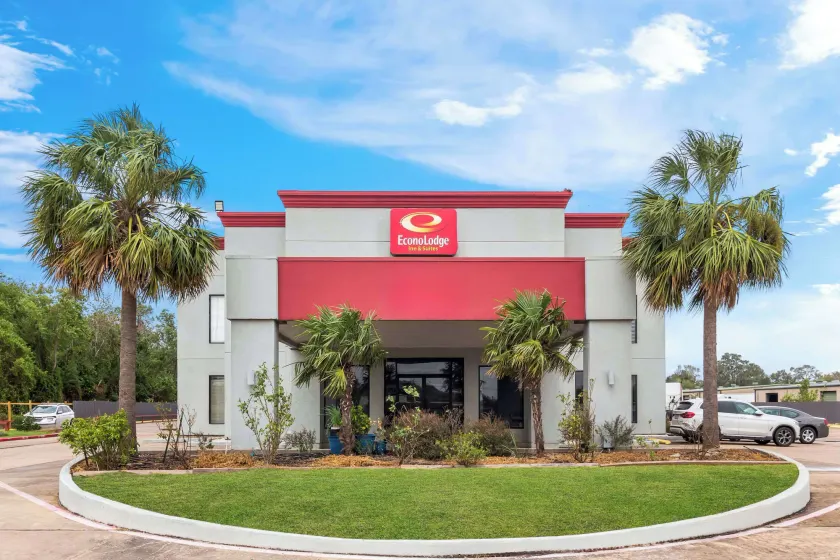 Econo Lodge Inn & Suites Channelview - Houston East - Image 1