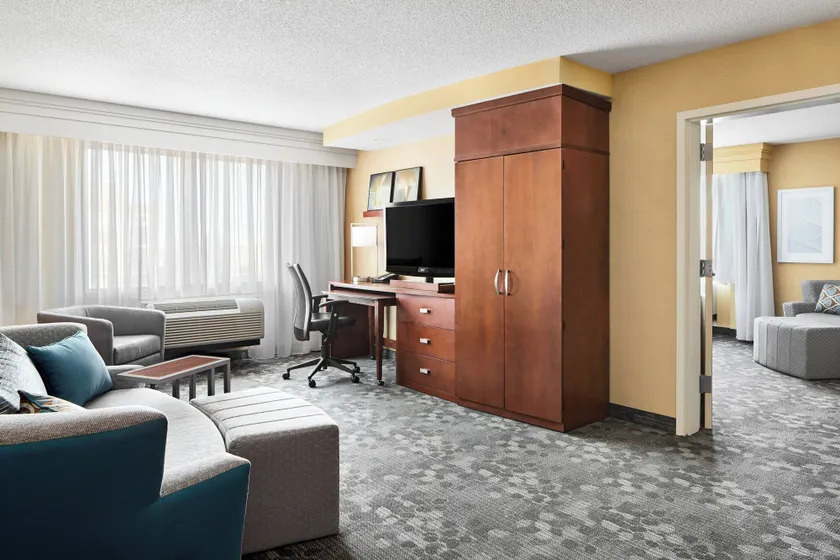 Courtyard by Marriott Newark Downtown - Image 1